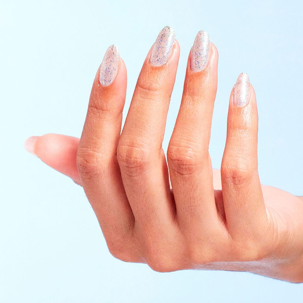 Opi NATURE STRONG Smalto di origine naturale Ultimo giorno