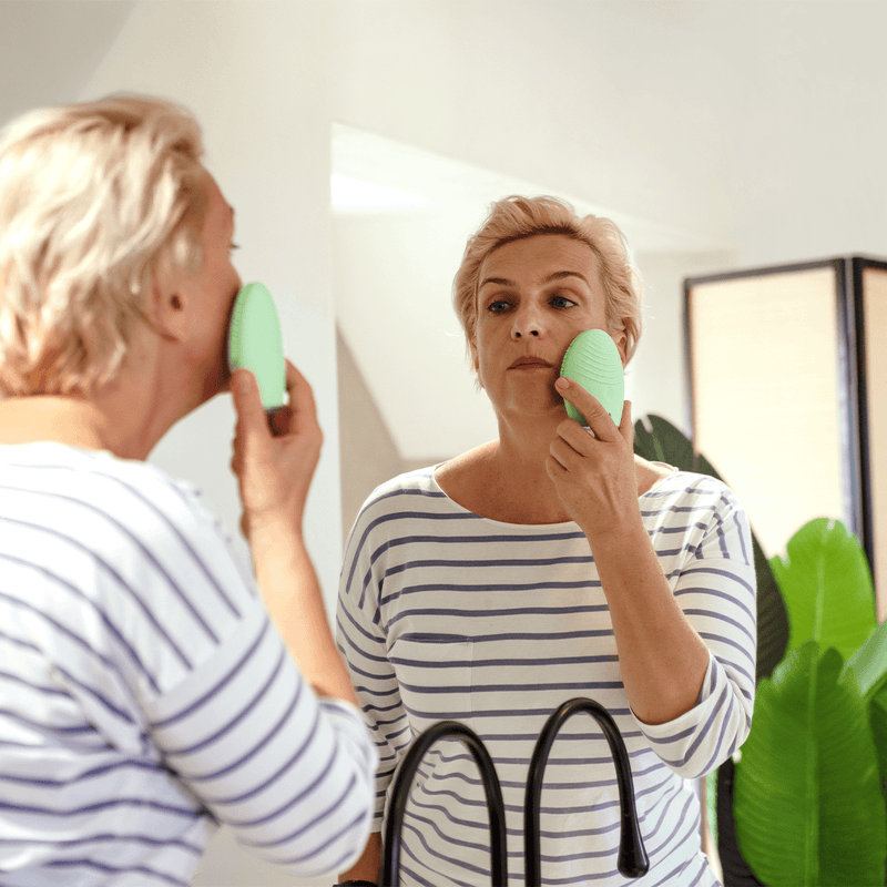 FOREO Dispositivo Intelligente Detergente e Rassodante Viso LUNA 4 Promozione Limitata